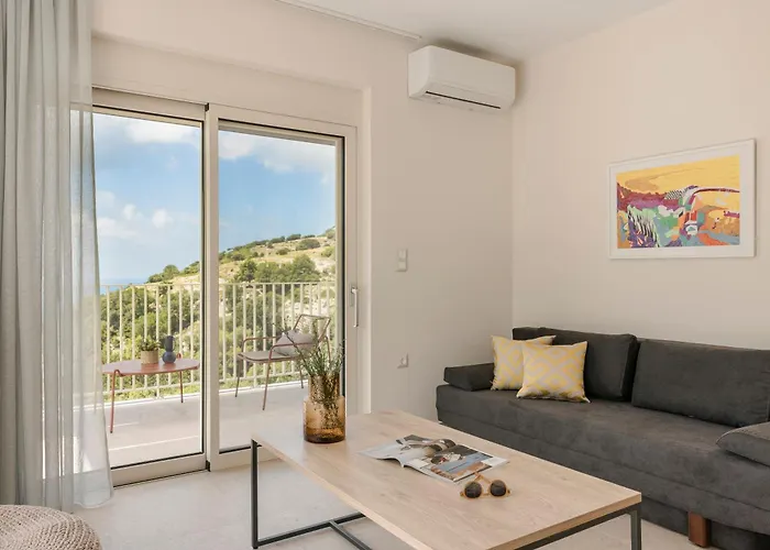 别墅 Elianes Anomeriá